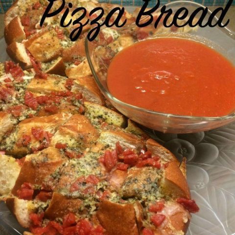 Great recipe for Super Bowl...Pull Apart Pizza Bread | MomsConfession.com