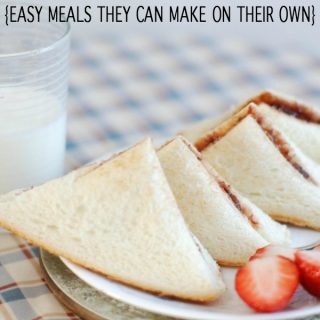 Teaching kids independence starts with something like having them to make their own lunch. These lunch ideas for kids to make themselves are simple for all.
