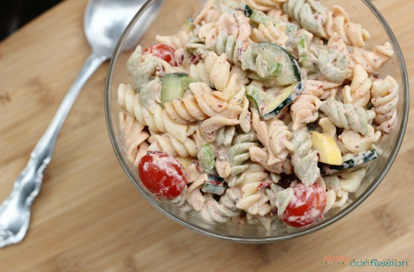 Pasta salads are great any time of the year, but they are exceptionally good during the summer and spring. Whipping up an easy pasta salad as a side dish can make any meal come together completely.