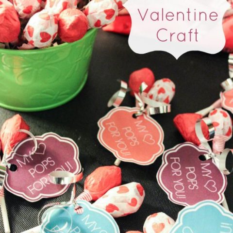 FREE PRINTABLE VALENTINE CRAFT: Does your heart pop for someone? Make these fun Valentine's Day candy suckers with your kids to share with their friends!